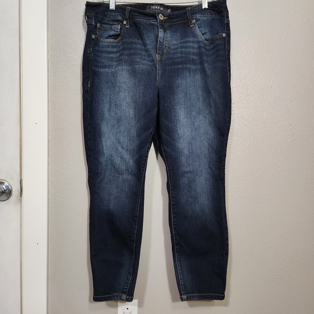 Torrid Jean's Women's Size 18 Regular Dark Wash High Rise Curvy‎ Whiskering